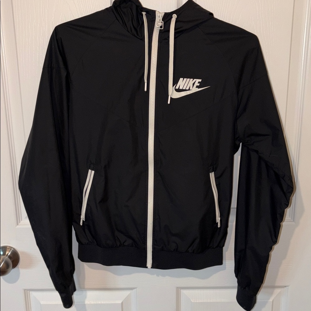 Nike Black and White Hooded Windbreaker Jacket